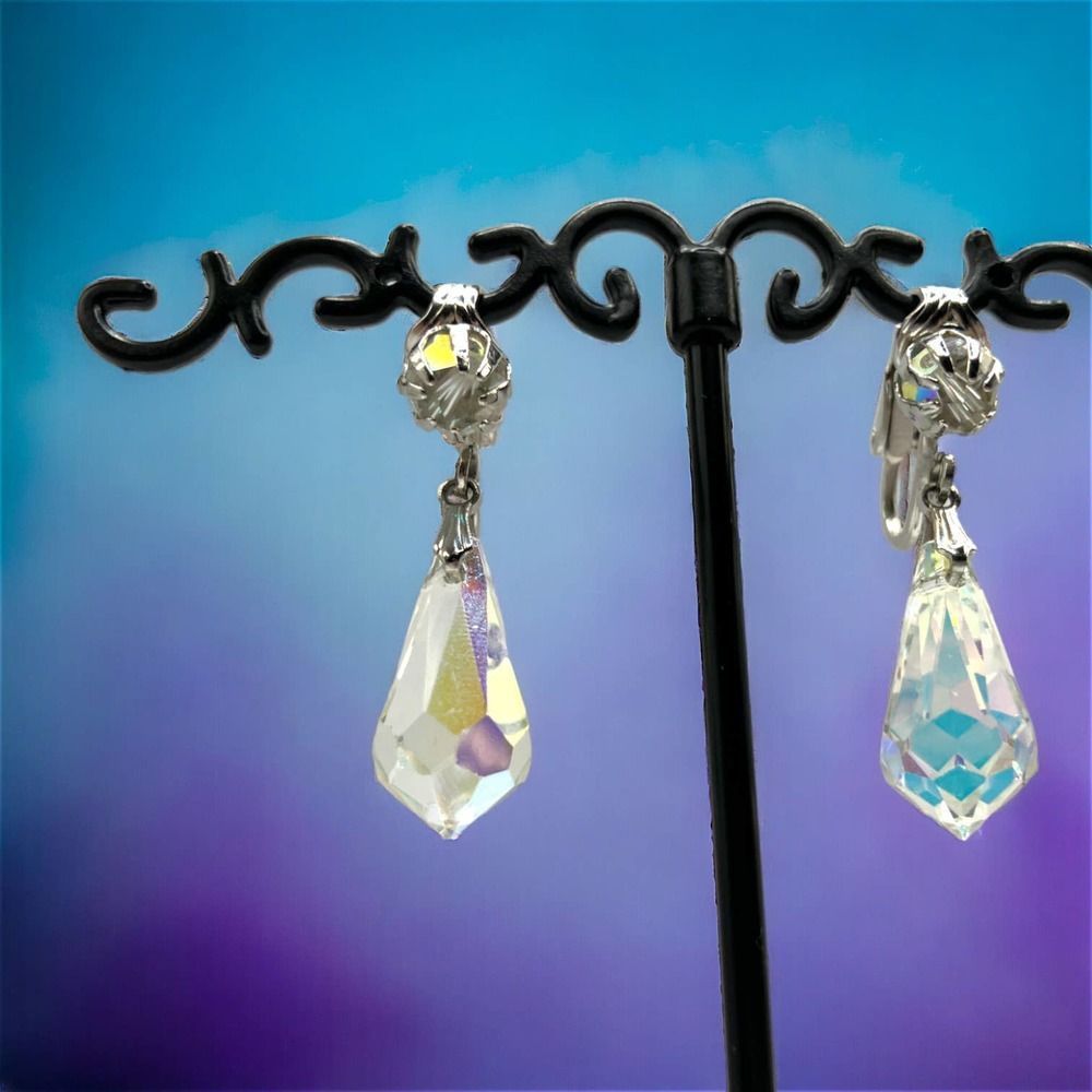 Vintage Briolette  Aurora Borealis Crystal Teardrop Clip-On Earrings!